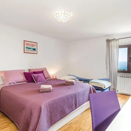 Amazing In With Kitchen Apartment